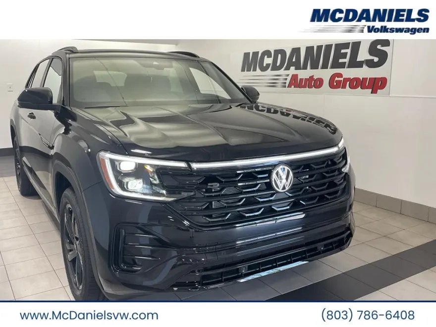 2026 Volkswagen Atlas Cross Sport SEL R-Line photo 1