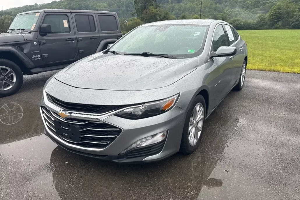 2023 Chevrolet Malibu 1LT photo 1