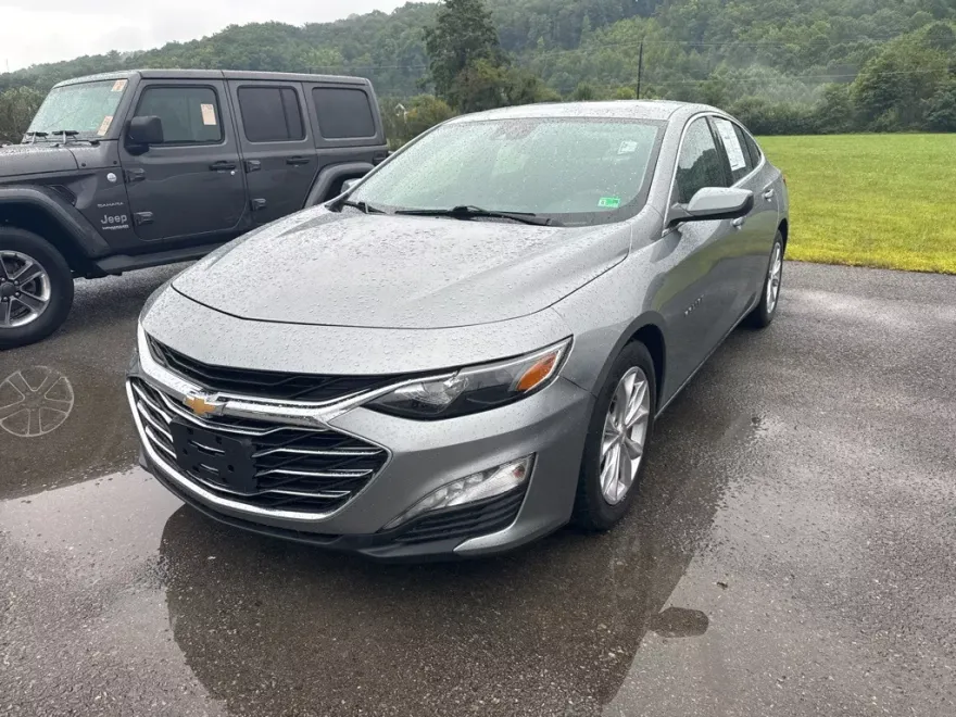2023 Chevrolet Malibu 1LT photo 1