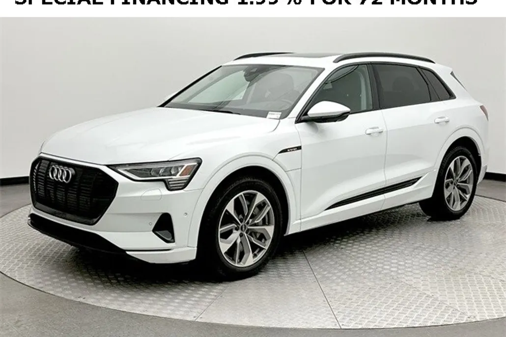 2021 Audi e-tron Premium Plus photo 1