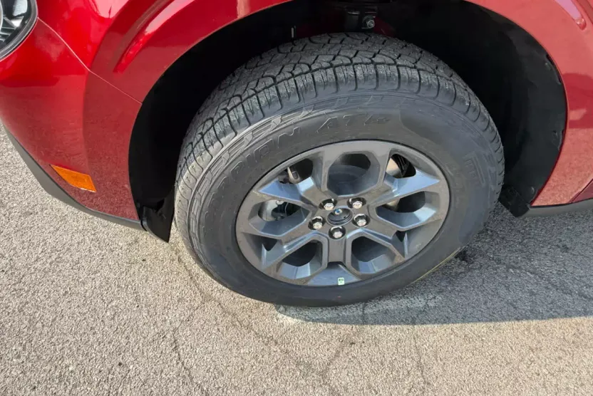 2025 Ford Maverick XLT photo 1