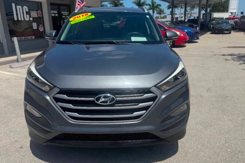 2018 Hyundai Tucson SEL Plus photo 1