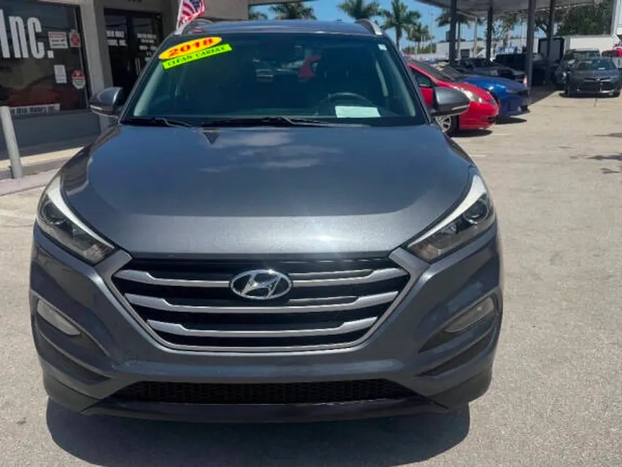 2018 Hyundai Tucson SEL Plus photo 1