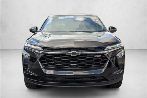 2024 Chevrolet Trax photo 2