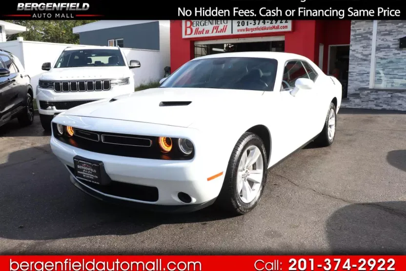 2023 Dodge Challenger SXT photo 1