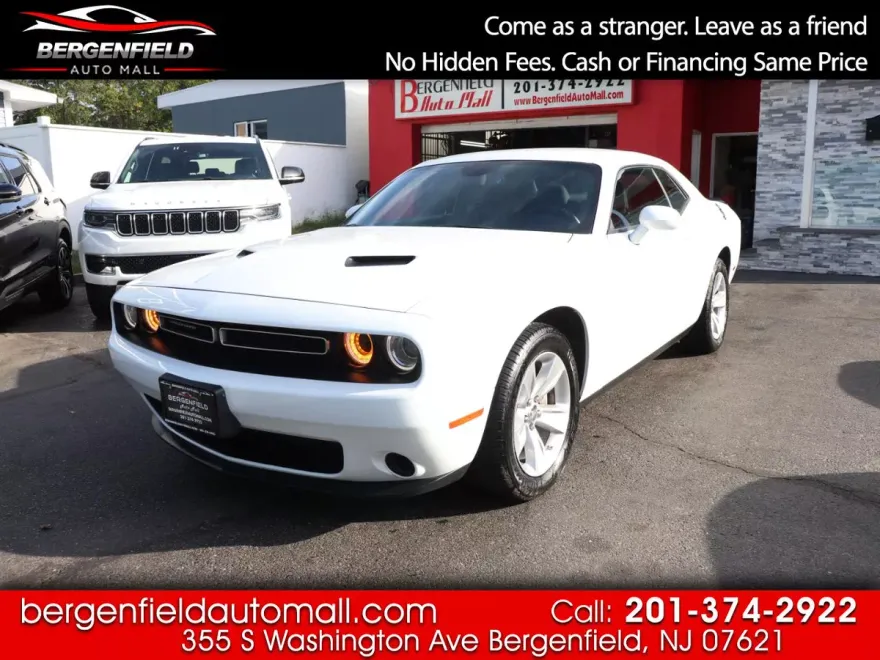 2023 Dodge Challenger SXT photo 1