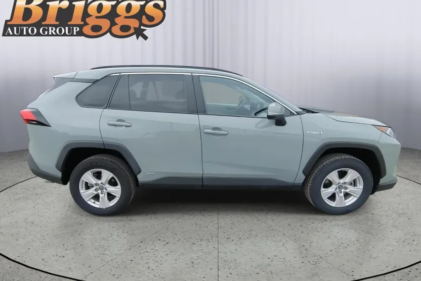 2021 Toyota RAV4 Hybrid XLE photo 1