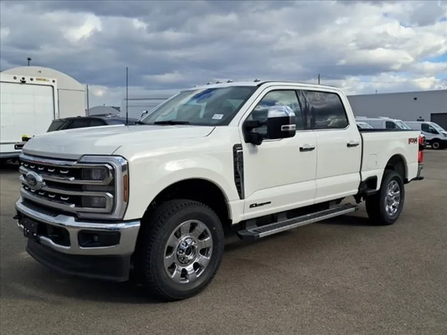 2025 Ford F-250 Lariat photo 1