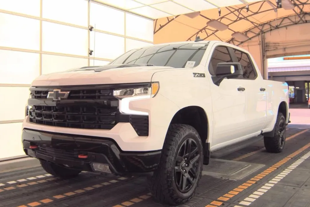 2024 Chevrolet Silverado 1500 LT Trail Boss photo 1