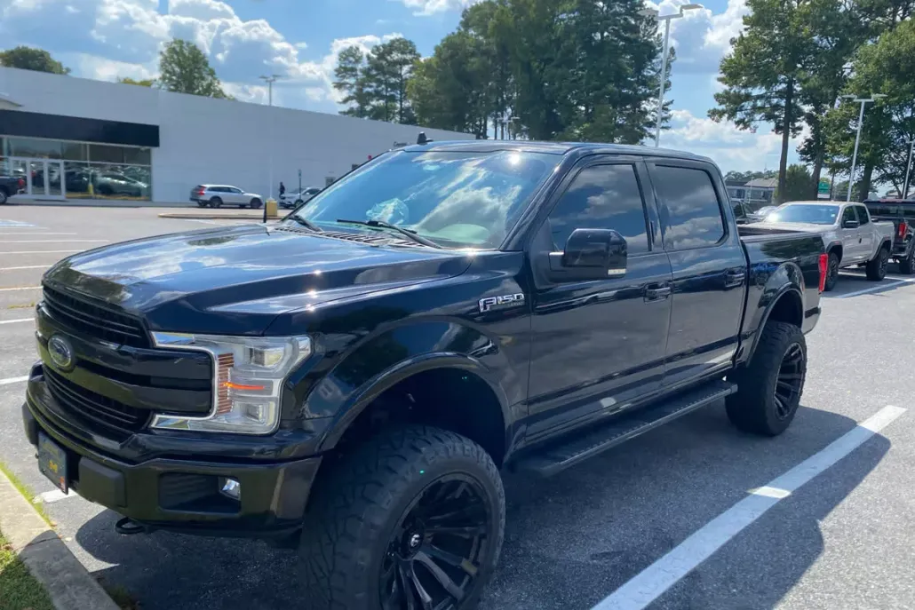 2019 Ford F-150 Lariat photo 1