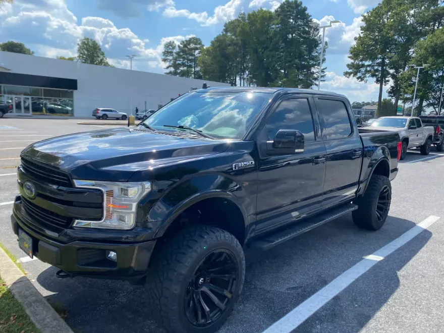 2019 Ford F-150 Lariat photo 1