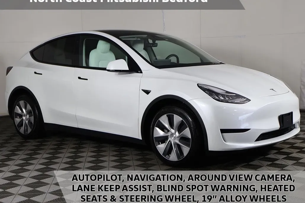 2023 Tesla Model Y Long Range photo 1