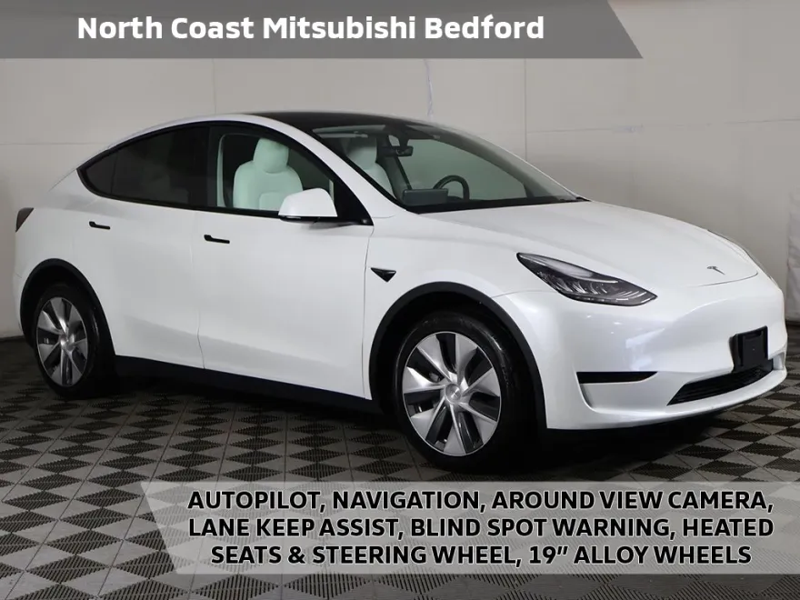 2023 Tesla Model Y Long Range photo 1