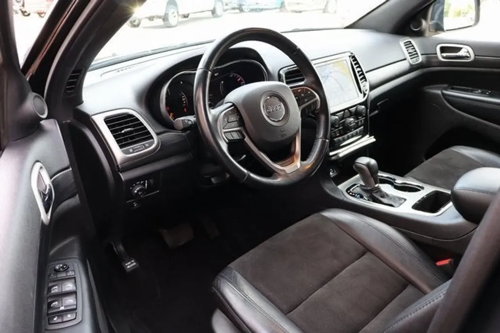 2020 Jeep Grand Cherokee Altitude photo 1