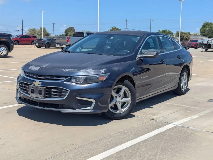 2018 Chevrolet Malibu LS photo 1