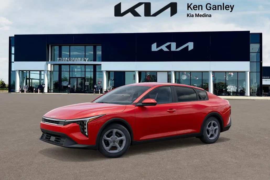2025 Kia K4 LXS photo 1