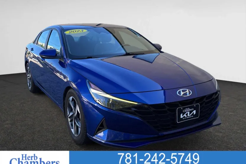 2023 Hyundai Elantra SEL Convenience photo 1