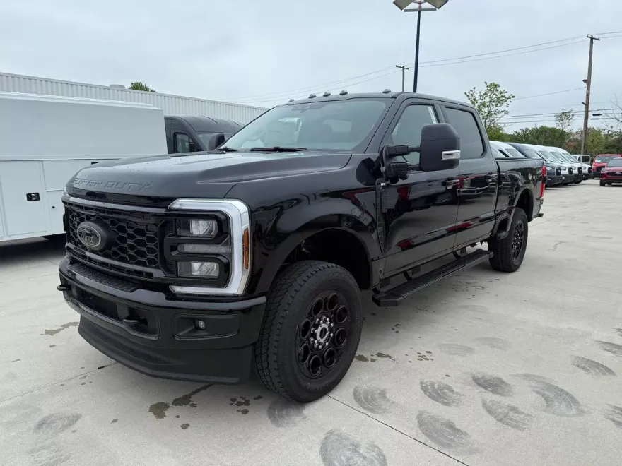 2025 Ford F-350 XLT photo 1