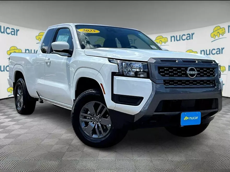 2025 Nissan Frontier SV photo 1