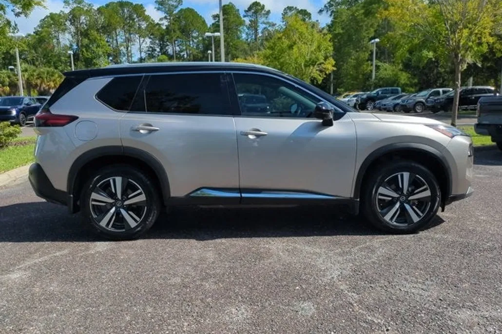 2021 Nissan Rogue SL photo 1