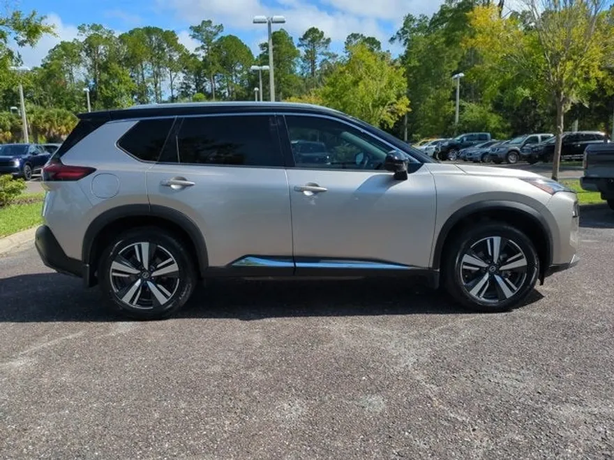 2021 Nissan Rogue SL photo 1