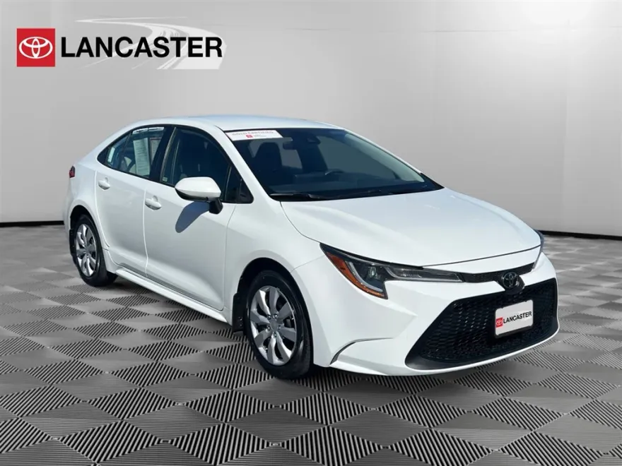 2022 Toyota Corolla LE photo 1