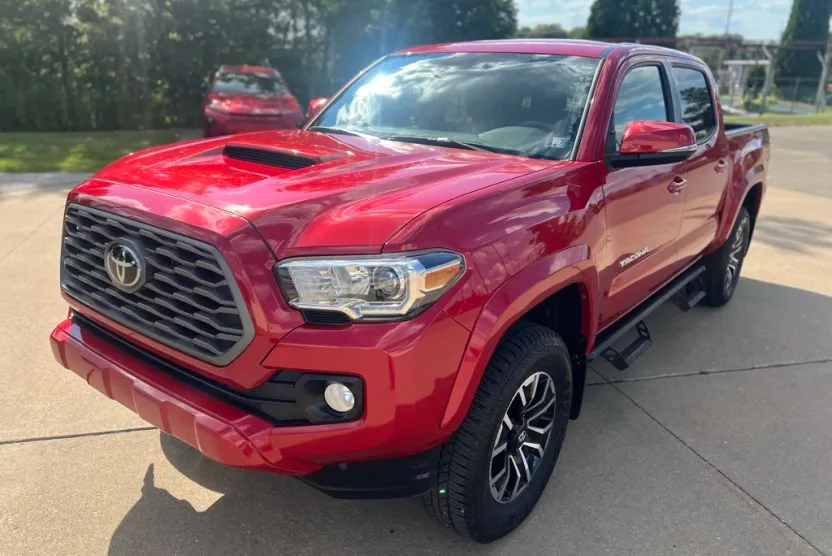 2021 Toyota Tacoma TRD Sport photo 1