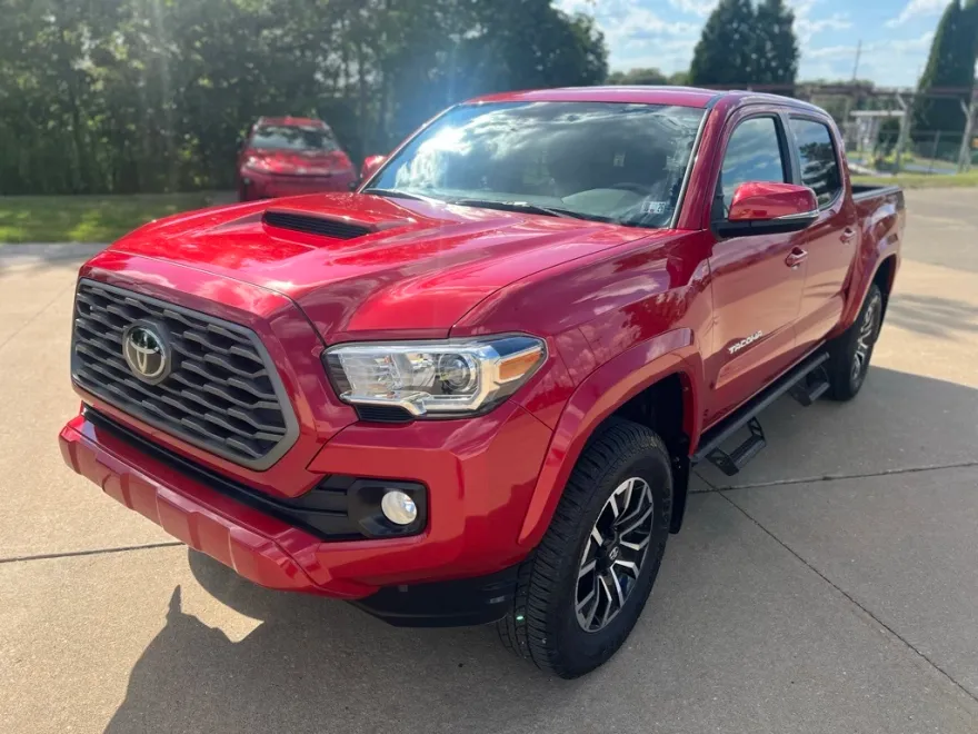2021 Toyota Tacoma TRD Sport photo 1