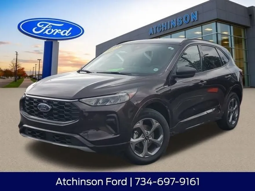 2023 Ford Escape ST-Line photo 1