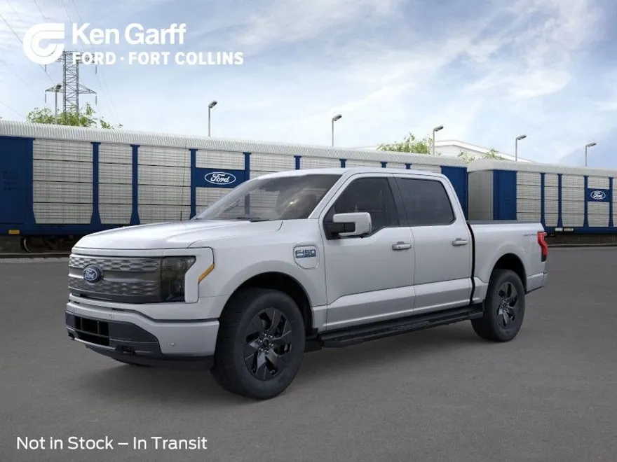 2025 Ford F-150 Lightning Lariat photo 1