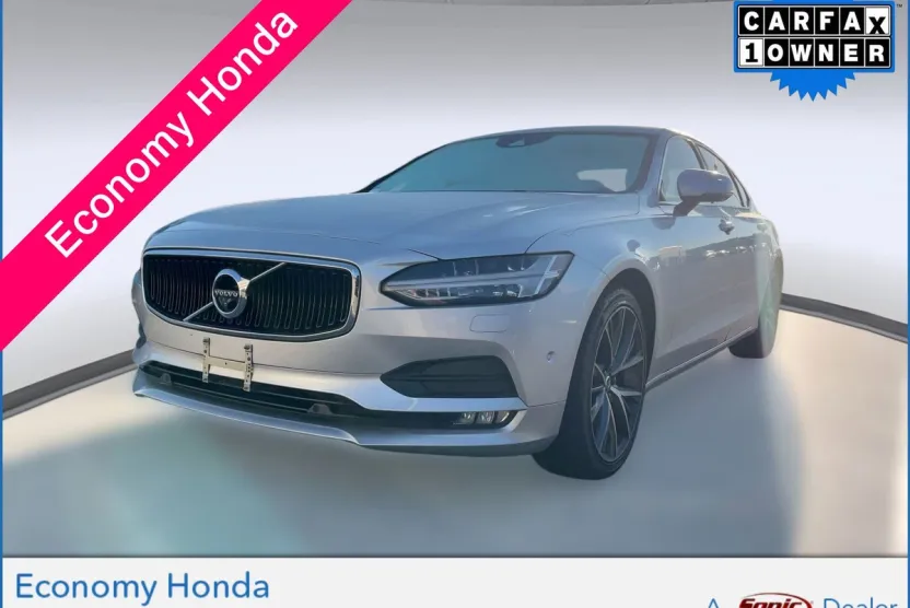 2018 Volvo S90 Momentum photo 1
