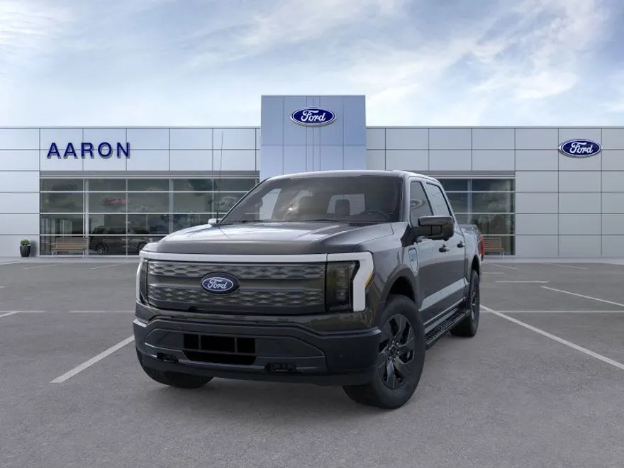 2025 Ford F-150 Lightning Lariat photo 1