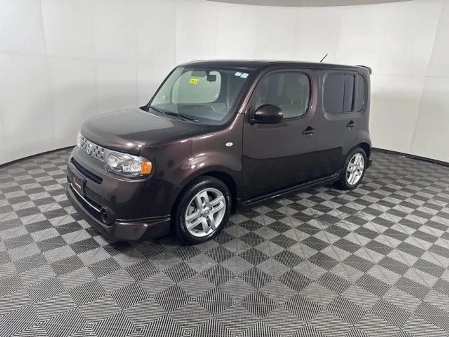 2009 Nissan Cube SL photo 1
