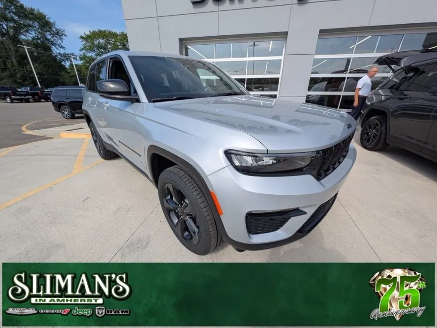 2025 Jeep Grand Cherokee Limited photo 1