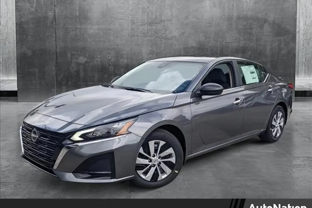2025 Nissan Altima S photo 1