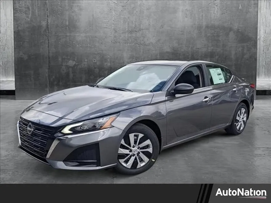 2025 Nissan Altima S photo 1