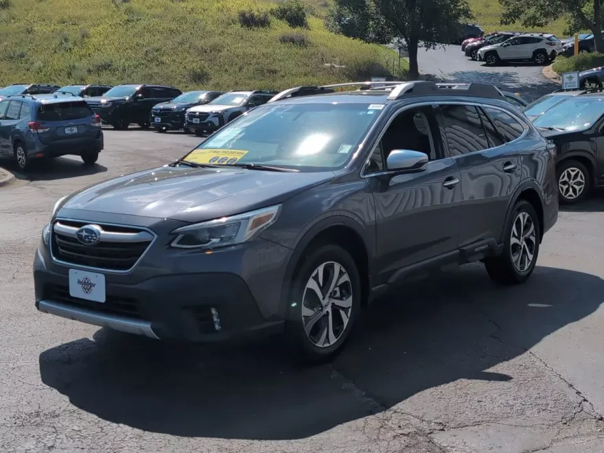 2021 Subaru Outback Touring photo 1