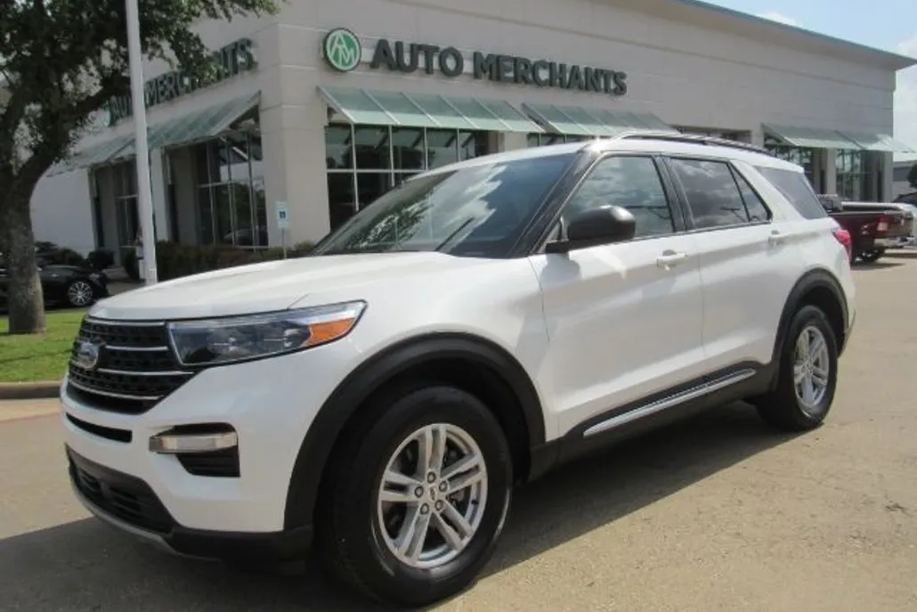 2022 Ford Explorer XLT photo 1