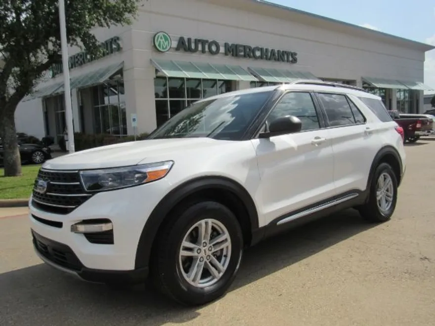 2022 Ford Explorer XLT photo 1