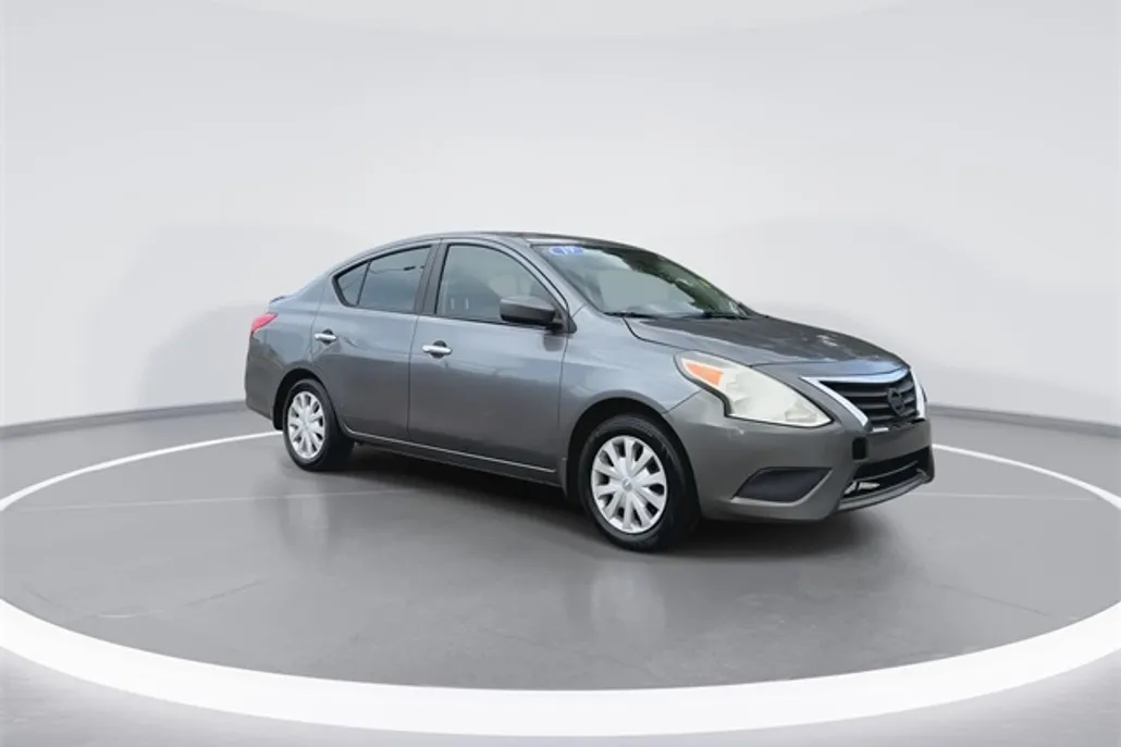 2019 Nissan Versa 1.6 SV photo 1