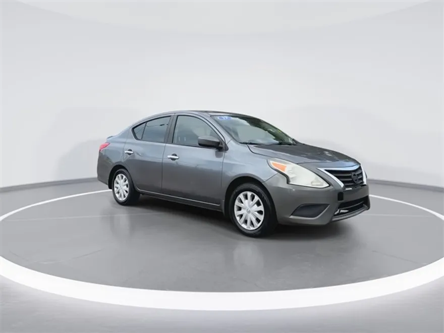 2019 Nissan Versa 1.6 SV photo 1