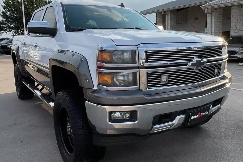 2015 Chevrolet Silverado 1500 LT photo 1