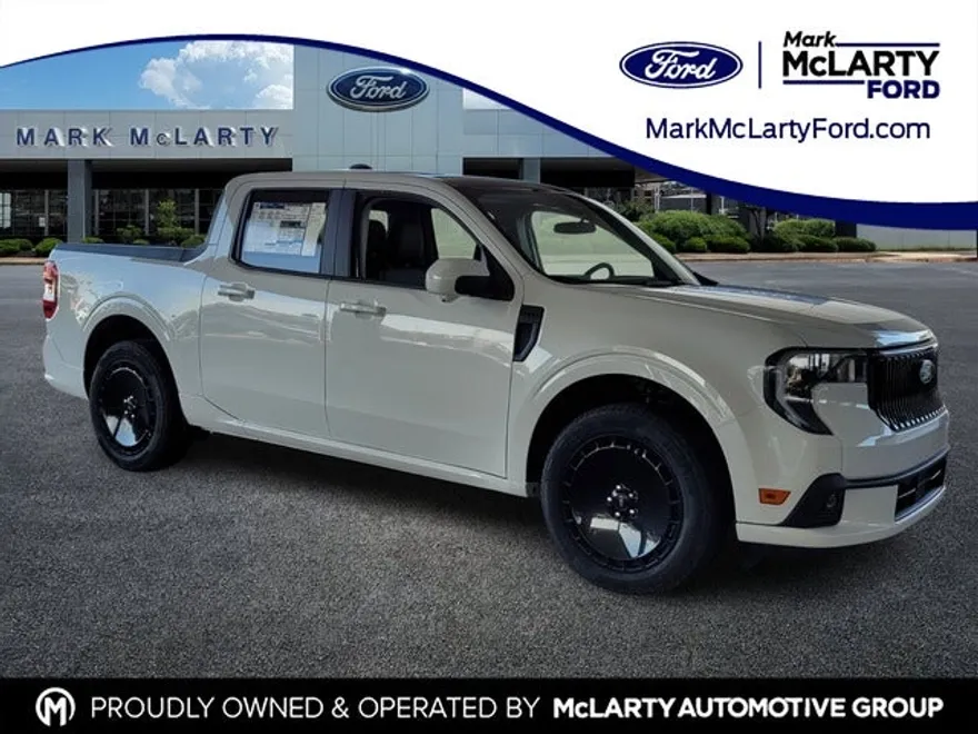 2025 Ford Maverick photo 1
