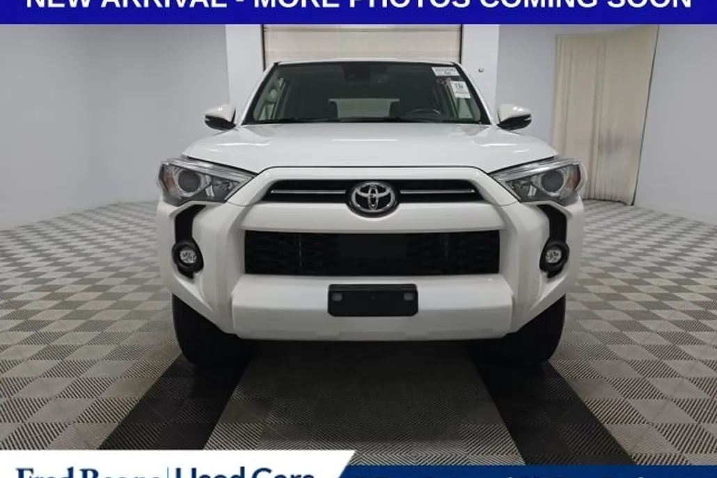2024 Toyota 4Runner SR5 Premium photo 1