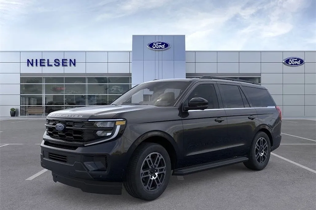 2025 Ford Expedition photo 1