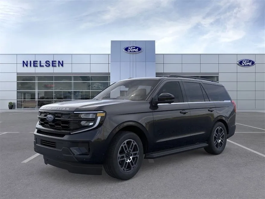 2025 Ford Expedition photo 1