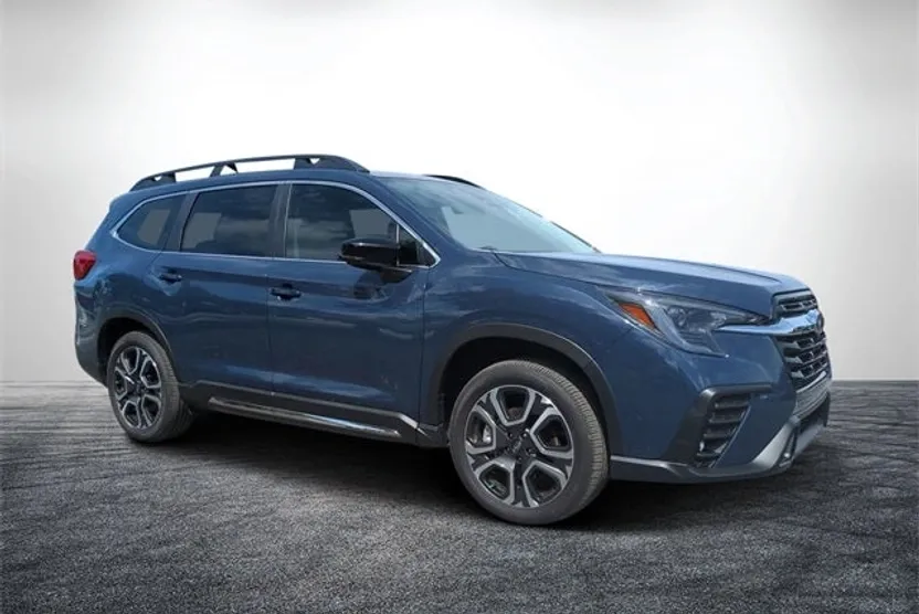 2025 Subaru Ascent Limited photo 1