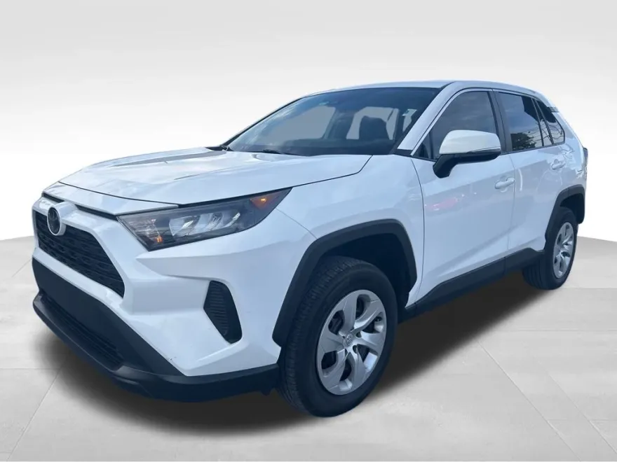 2022 Toyota RAV4 LE photo 1