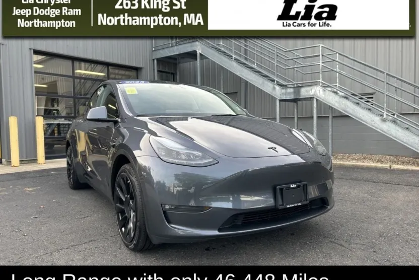 2023 Tesla Model Y Long Range photo 1