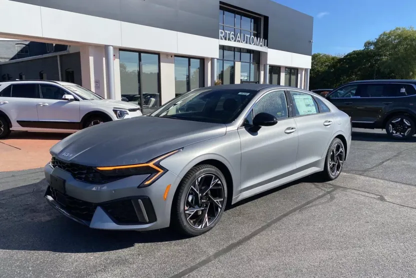 2026 Kia K5 GT-Line photo 1